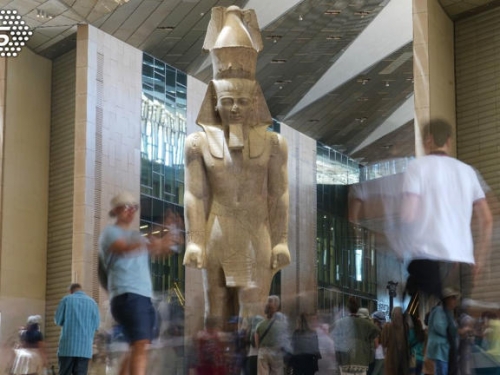 緊鄰金字塔「大埃及博物館」 要70天不休眠才看得完