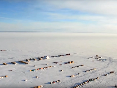 地球冰箱門已隙開縫隙，科學家正鑽進南極末日冰川，測定崩潰時間