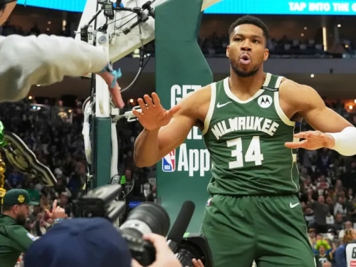 NBA》字母哥掰了？Doc Rivers透露「敏感動向」　馬刺組超級雙塔