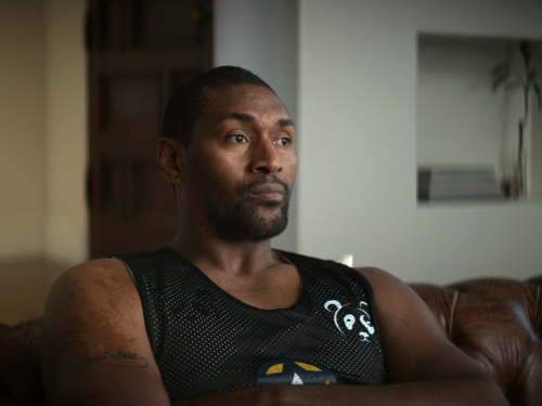 全新「奧本山大亂鬥」紀錄片！活塞vs溜馬vs球迷...大嘴米勒：還好小歐滑倒不然球迷會gg