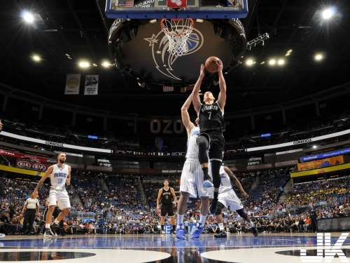 [影片]限制林書豪上場時間 籃網不敵魔術