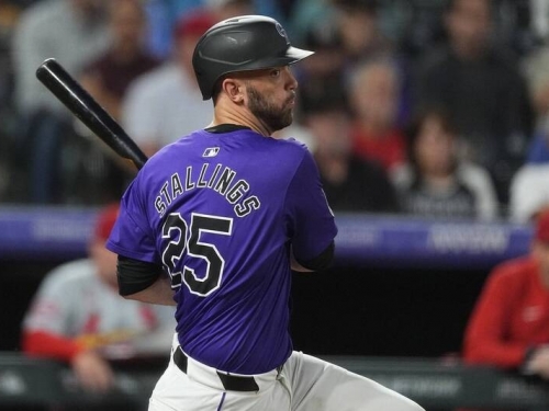 MLB》轉戰新球隊打擊回春 34歲金手套鐵捕明年續留洛磯