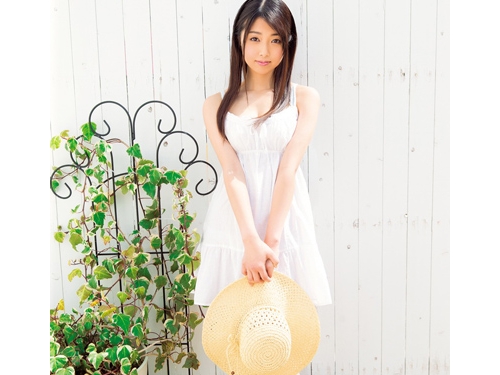初體驗就獻給了AV界！未開發的處女「白糸りん」下海探索新世界！