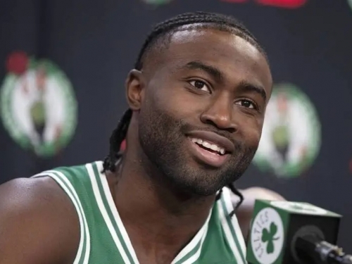 NBA》媒體日記者開場就提問奧運名單 綠衫軍布朗：才第一題欸