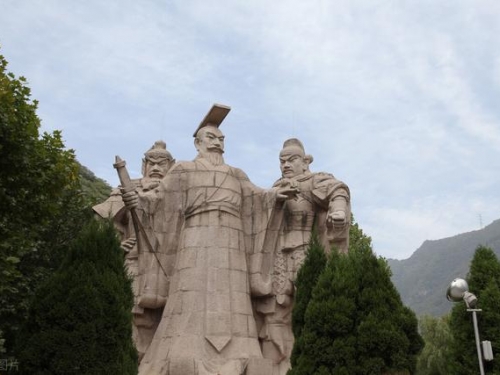 蘇武飢餓難耐，為何寧可吃草根也不吃羊？匈奴人：你吃一個試試