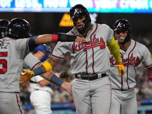 MLB》神仙打架！道奇貝茲夯雙響砲無用、勇士阿庫尼亞助隊險勝