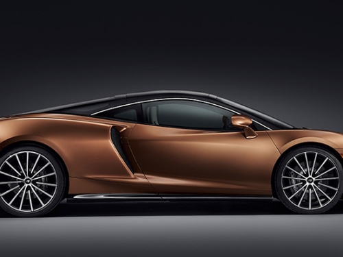 誰說超跑不能載妹去旅行？McLaren 發表首輛 GT 跑車，就連高爾夫球桿都能放！