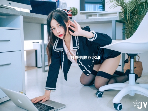 加班太累性慾爆發！超色美乳OL「婕咪」直接撲倒主管，張腿牽絲求愛