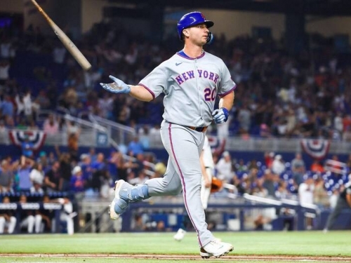 MLB》「北極熊」本季首轟就是滿貫砲！大都會4轟煙火秀痛擊馬林魚