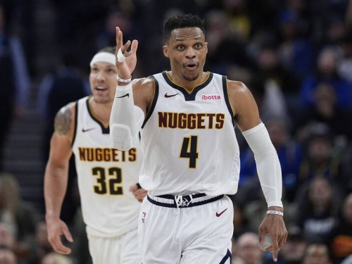 NBA》超扯三分彈奪生涯第203次大三元！36歲魏少寫史上第1人紀錄