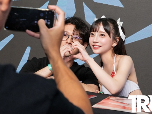 七澤米亞身材嬌小含糖量卻很高　JKF VIP限定簽名會好甜！