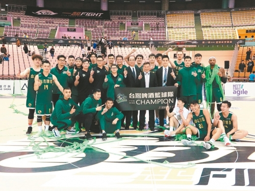 SBL／爽拋彩帶！台啤上半季成功封王