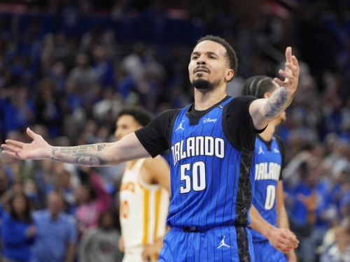 NBA》板凳殺出兩位安東尼！魔術隊史附加賽初登場就贏球的關鍵功臣