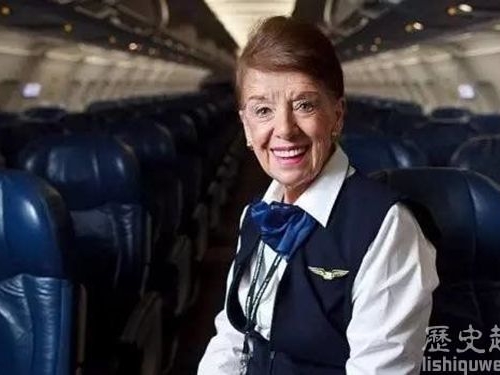 世界上年紀最大的空姐:在飛機上飛了快60年