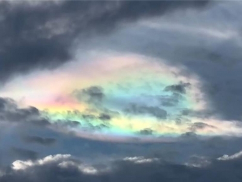 端午澎湖天空乍現彩虹雲 氣象局揭秘形成原因
