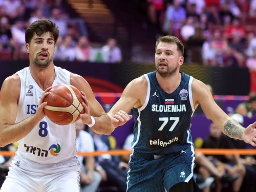 籃球歐錦賽》以色列唱國歌時人不見了 東契奇解釋：內急跑廁所