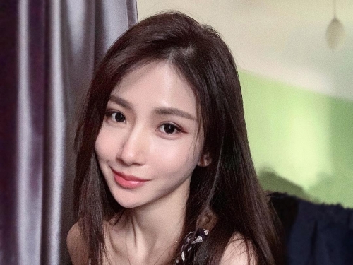 大馬巨乳小隻馬「姍姍」大奶球分量十足　中路大開展現渾圓形狀！