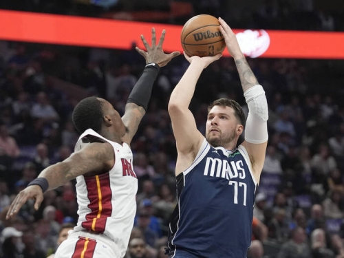 NBA》追平魏少神紀錄！ 東契奇率隊滅熱火 連4場35分大三元史上首人