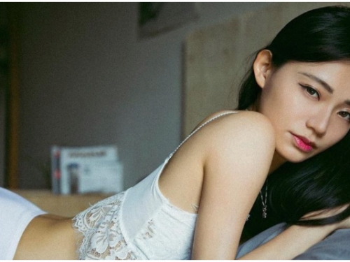 激似微風女神郭源元！「超百變女郎」子涵天生厭世臉　網友：笑起來意外反差萌...