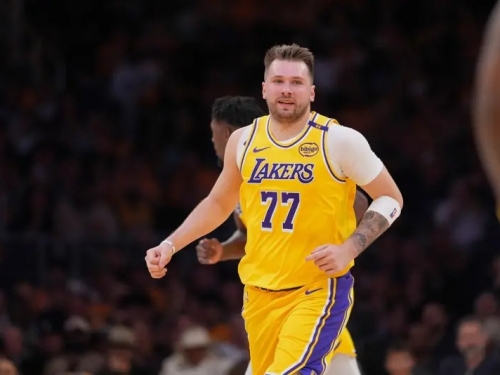 NBA》Doncic湖人首秀打爆爵士！Nowitzki現身挺好兄弟　賽前發文被讚爆