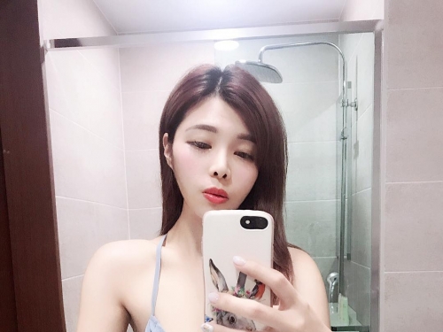 注意！「正妹占卜師」氣質破錶迷倒網友！穿上比基尼後開始波濤洶湧！