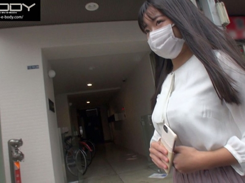 飢渴又情色的櫻花妹決定忤逆父母　「天然J罩杯」英文老師下海大解放！