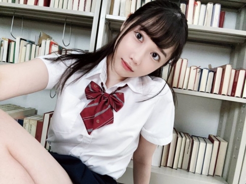 還沒愛愛過！她只開放「伸進褲子裡摳摳」　男友舔手指稱讚