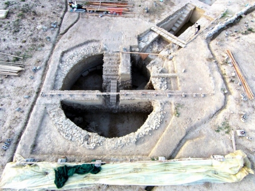 希臘出土2座青銅時期皇室陵墓 約為西元3500年前