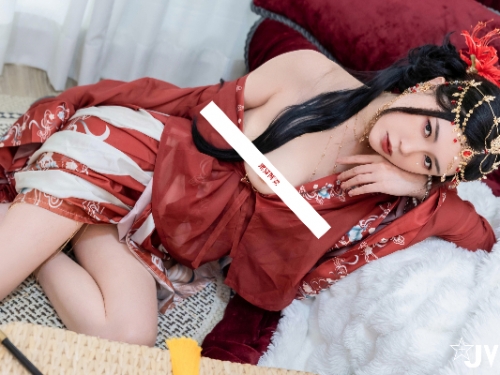 穿越時空愛上你！性感女神首本COS寫真　化身古代嬌妾獻身服侍主上