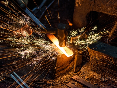 古代鑄劍時為何用活人「獻祭」？ 並非全是迷信