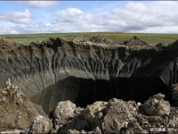 俄「世界盡頭」再現4神秘天坑　學者：像蘑菇一樣冒出