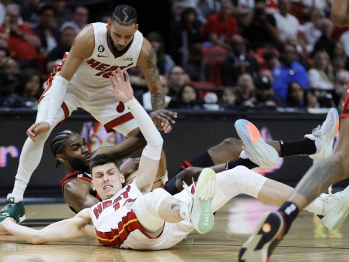 NBA》季後賽有毒！ 光是一天比賽就折損3大主將