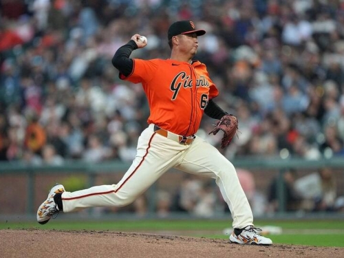 MLB》鄧愷威滿壘拆彈飆大聯盟生涯代表作！巨人媒體盛讚：無可挑剔