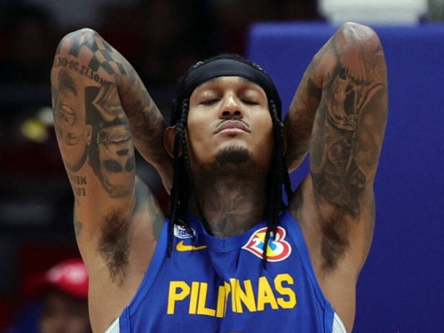 男籃世界盃》菲律賓克拉克森犯滿快哭了 地主首戰不敵湯斯的多明尼加