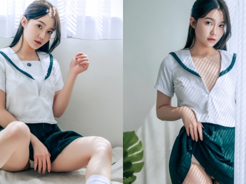 美乳學生妹「希亞」對我獻出胴體，全裸開腿...還超狂一字馬！
