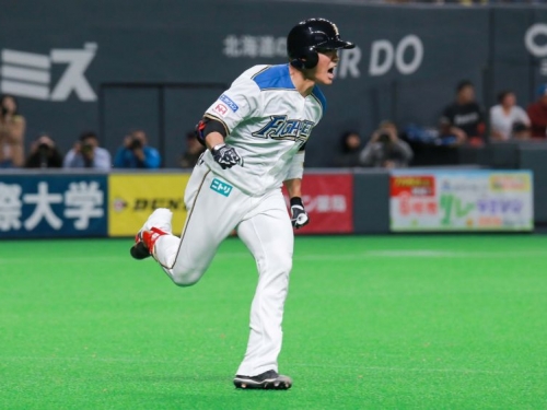 大王回歸！王柏融主場首轟出爐 2分砲超前巨人