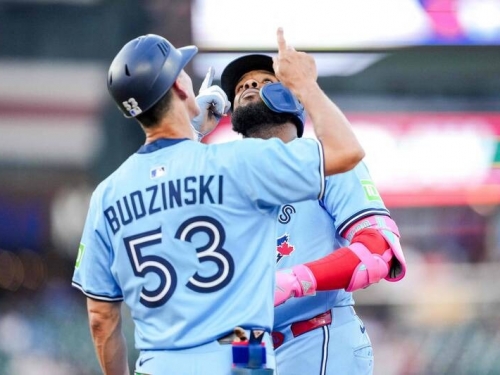 MLB》打到老虎捕手上來投球！ 藍鳥狂掃5分大局拔頭籌