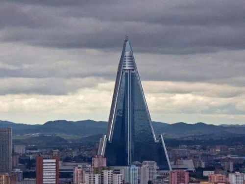 世界上最高的“空置”建築，耗時30年建成，卻被評為最醜建築之一