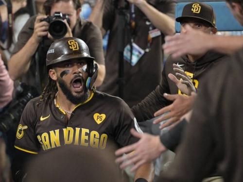 MLB》小塔提斯雙響砲領銜轟垮道奇！ 豪寫史上最狂25歲紀錄