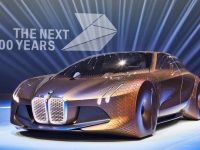 BMW慶祝百年工藝！決定出台「沒輪子的車」