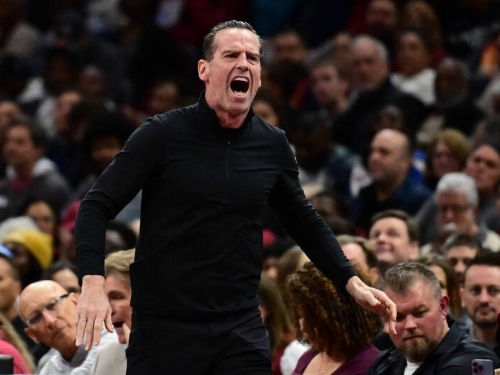 NBA》中場在休息室怒摔拖鞋 騎士新主帥帶兵14連勝寫歷史