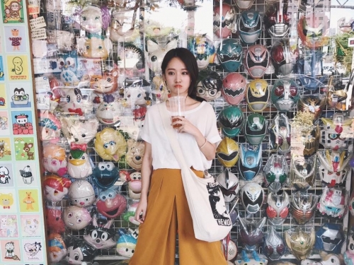 迴轉壽司店捕獲「超正女客人」！清新氣質電翻全場，根本是仙女下凡！