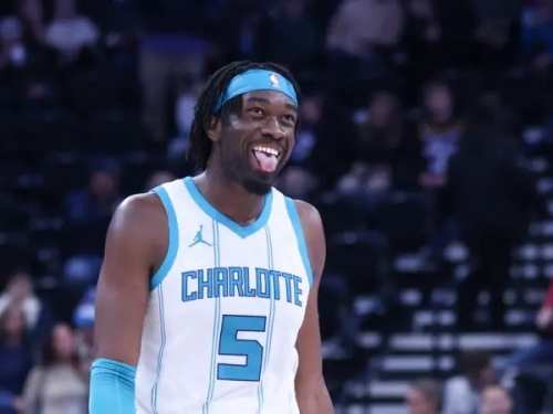 NBA》湖人讓Gobert打成歐尼爾！遭退貨的黃蜂中鋒發「笑臉」嘲諷