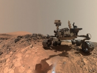 宇宙最強自拍 好奇號從火星傳回「伸長手臂自拍照」