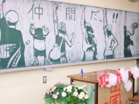 日本3月畢業季　黑板祝賀畫一秒看出流行話題