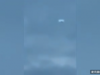 《英國利物浦計程車司機追逐天空中飄過的UFO》