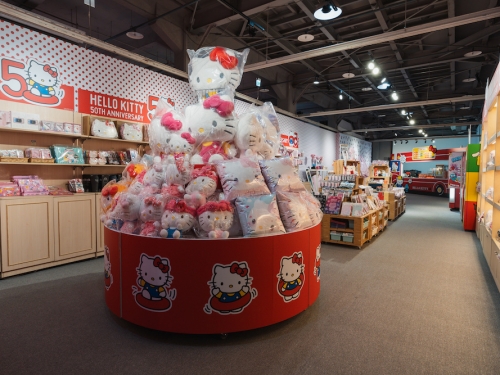 「HELLO KITTY 50 週年特展：與未來做朋友吧」華山登場！7 大展區、裝置互動等你打卡！