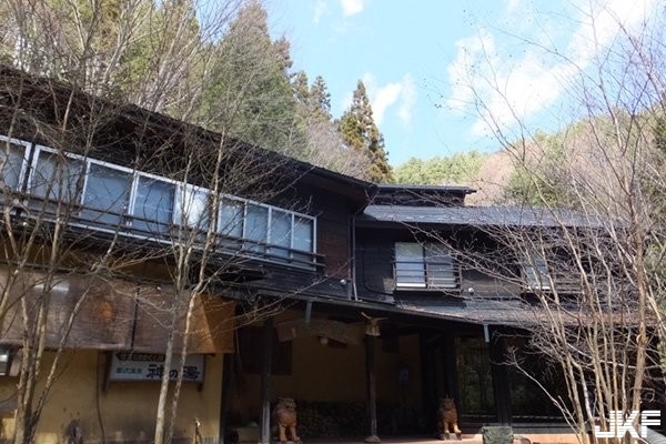 全世界最冷的「溫」泉：只有2度，有時候還結冰