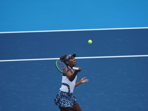 中網大威決勝盤連贏4局逆轉晉級大坂直美亦過關