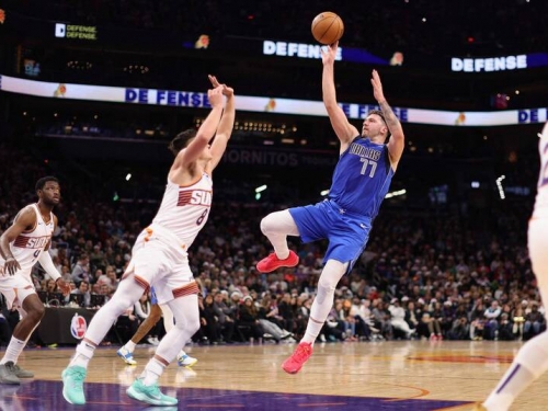 NBA》東契奇耶誕大戰飆50分寫鬼神紀錄 獨行俠賞太陽3連敗